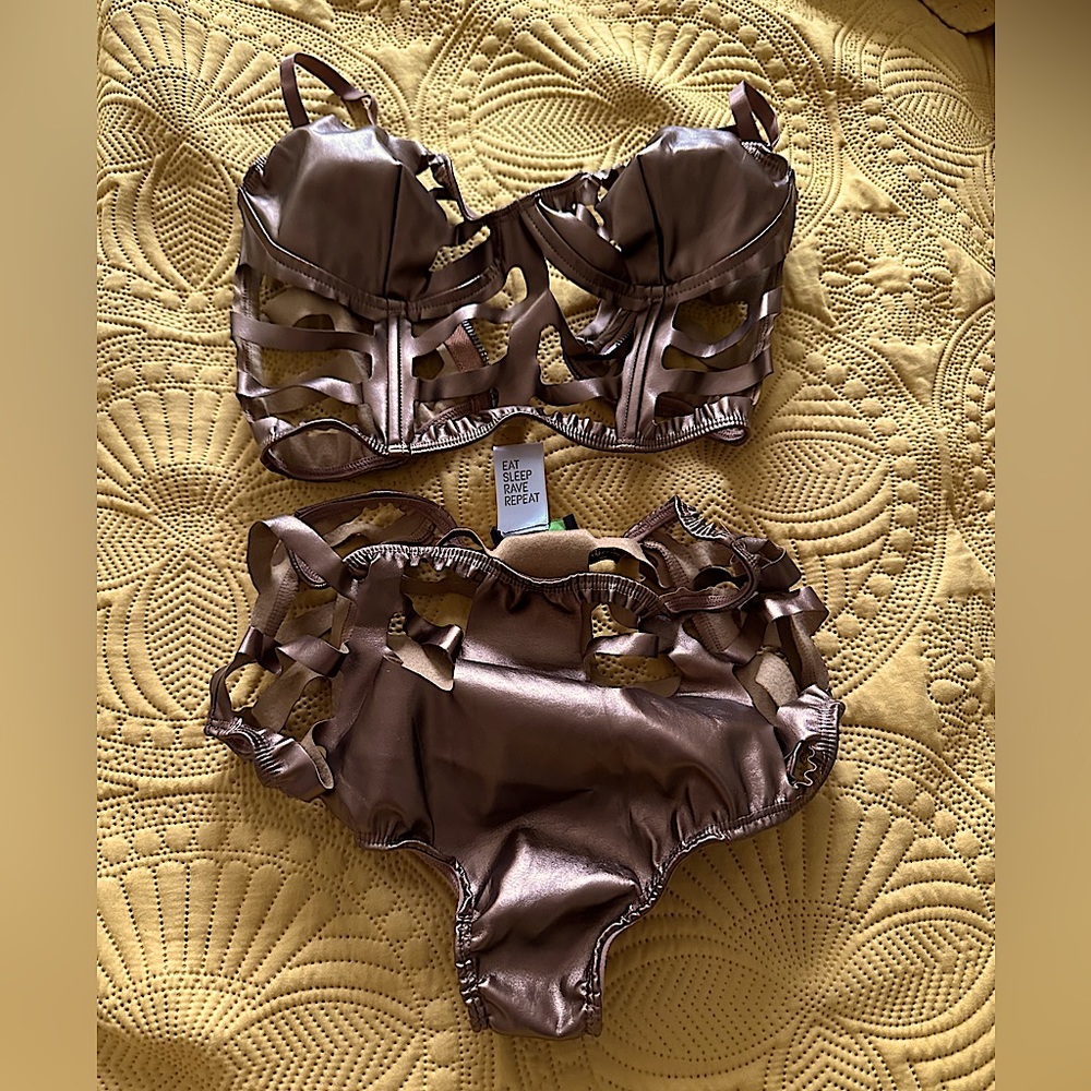 Club Exx rave skeletoria top and bottom (bronze)